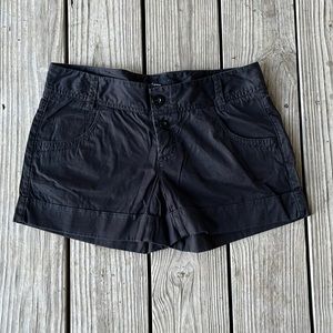 Women’s black shorts size 6